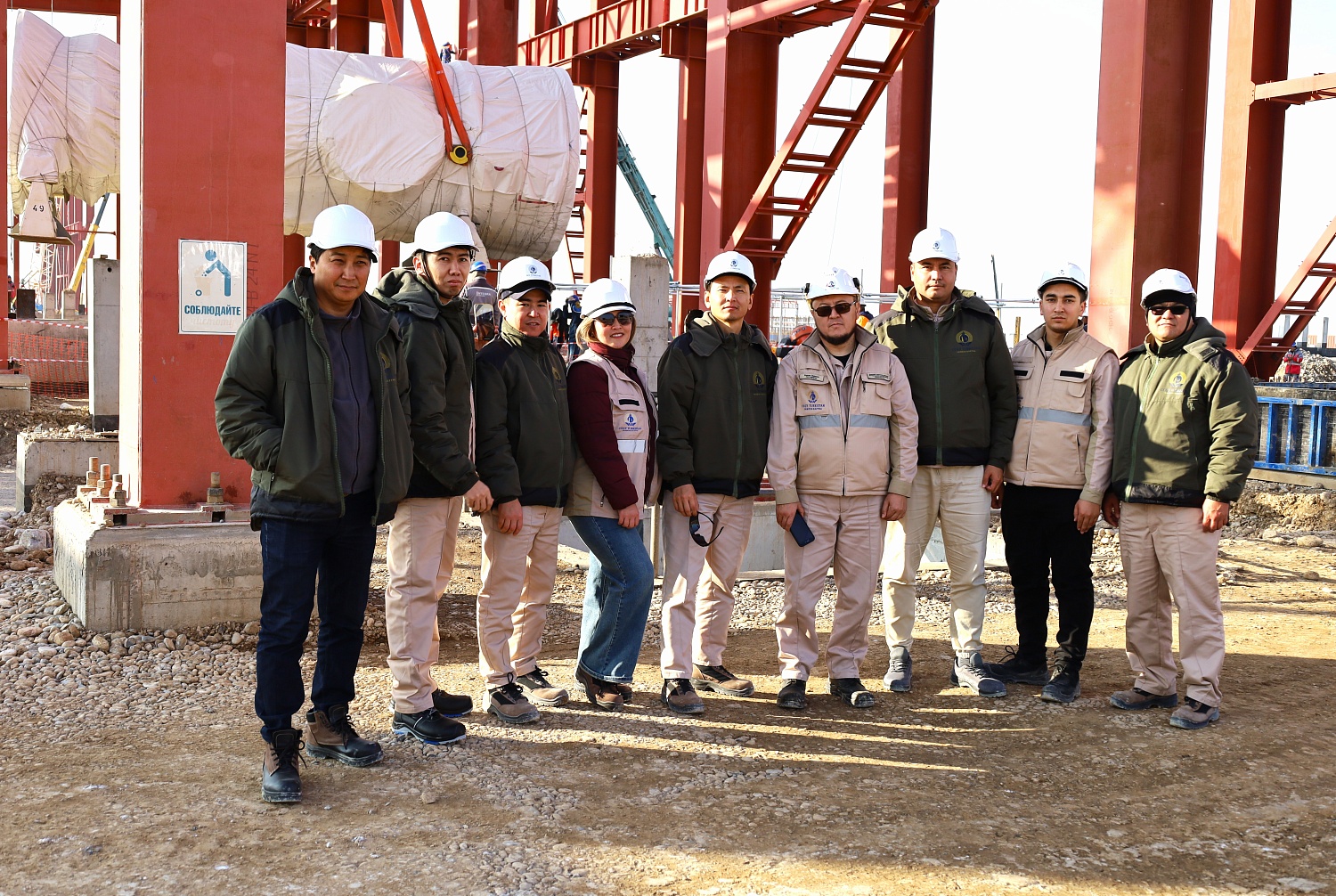 The first gas turbine has been installed in the main building of CCGT Turkistan