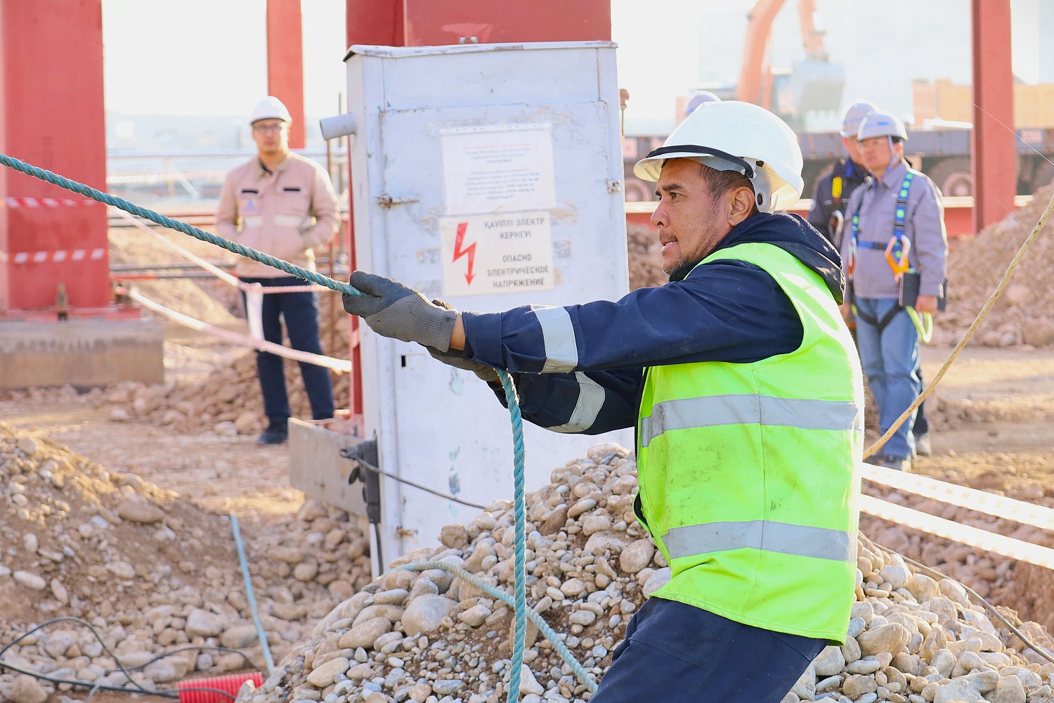 The first gas turbine has been installed in the main building of CCGT Turkistan