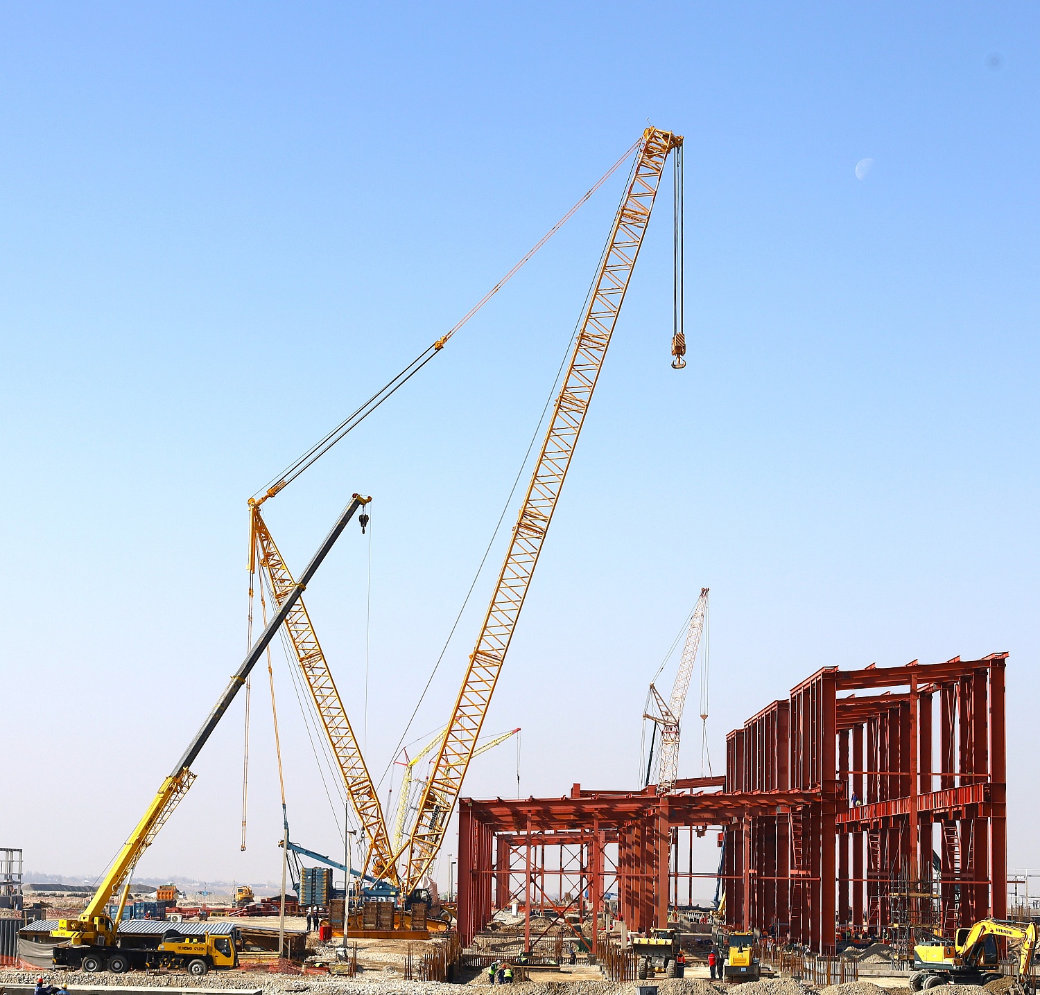 The first gas turbine has been installed in the main building of CCGT Turkistan