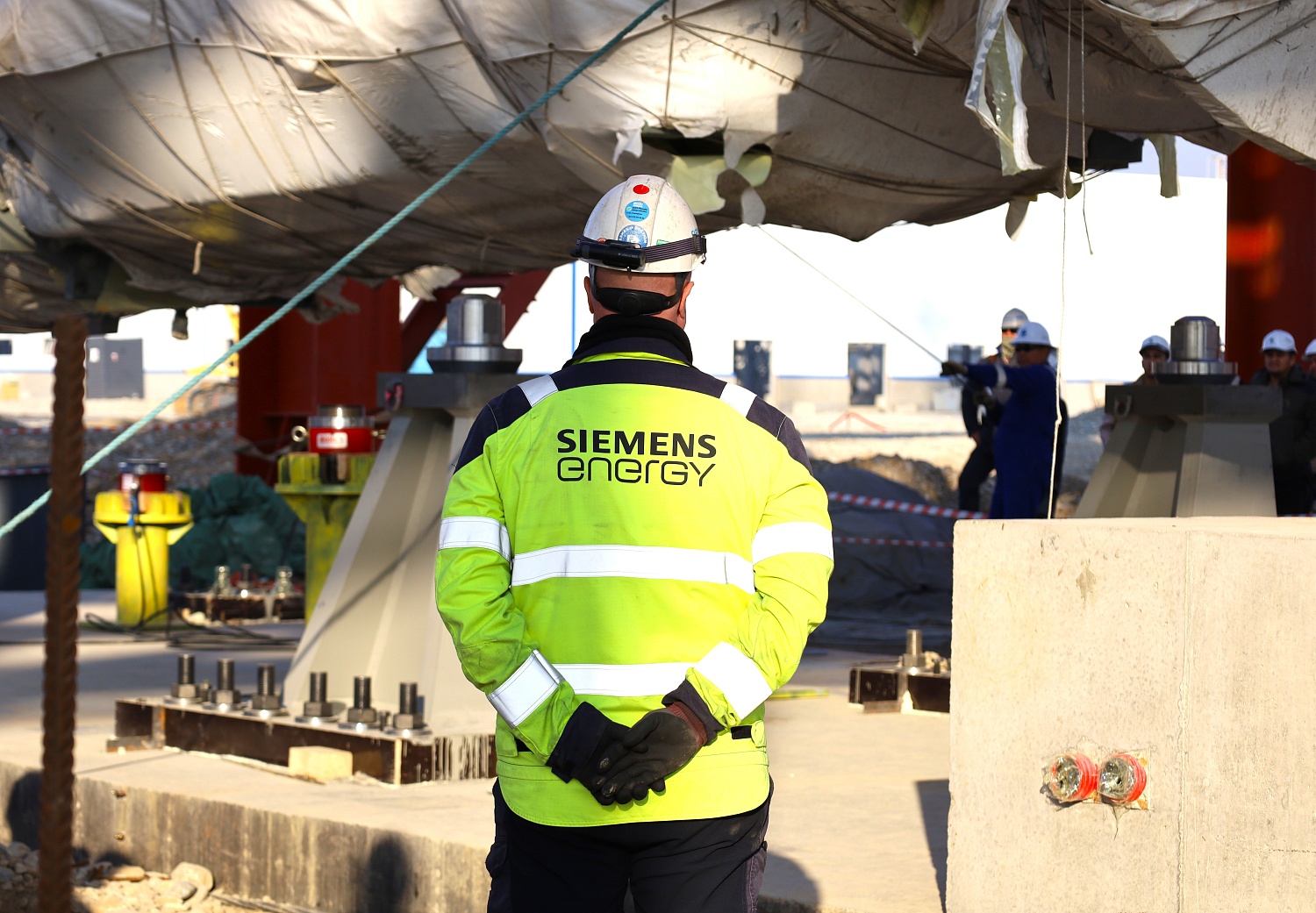 The first gas turbine has been installed in the main building of CCGT Turkistan