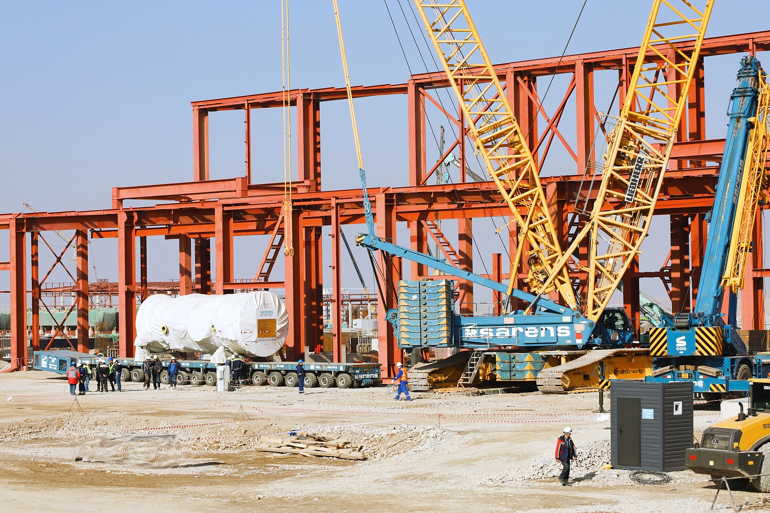 The first gas turbine has been installed in the main building of CCGT Turkistan