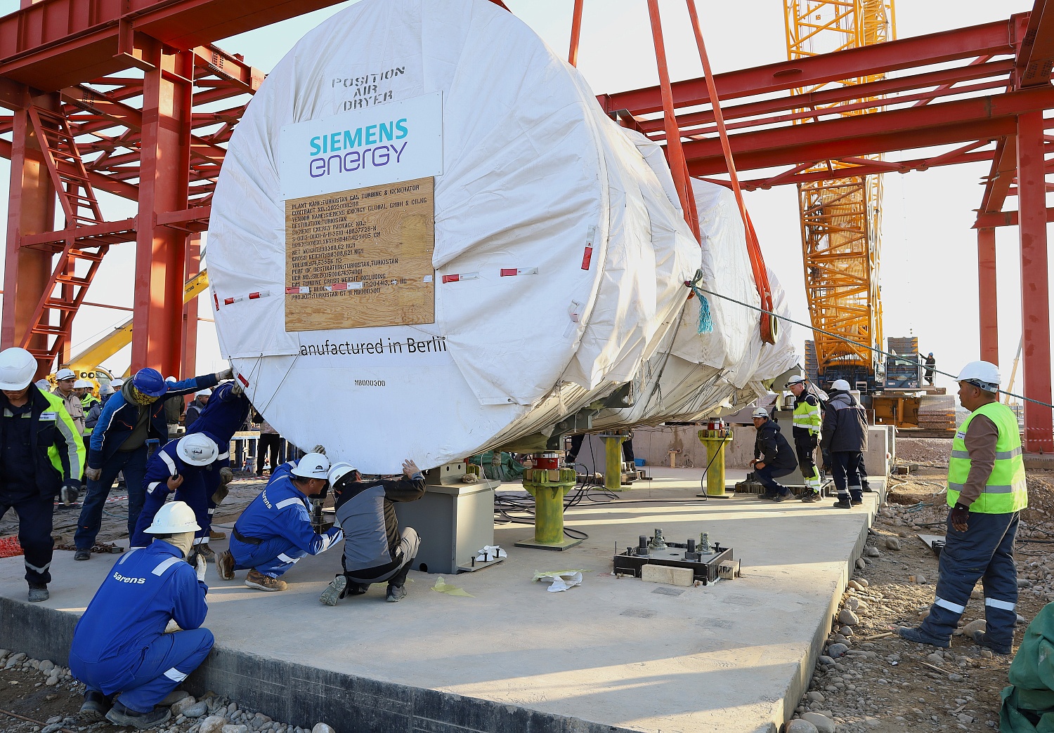 The first gas turbine has been installed in the main building of CCGT Turkistan