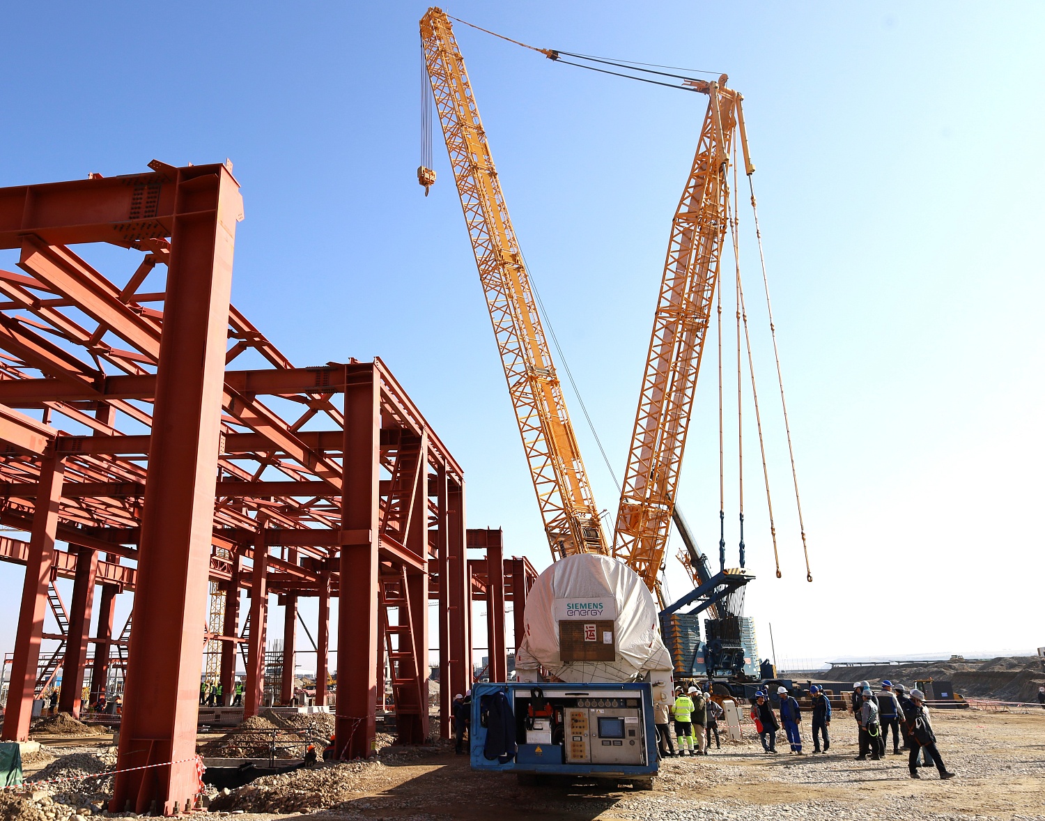 The first gas turbine has been installed in the main building of CCGT Turkistan