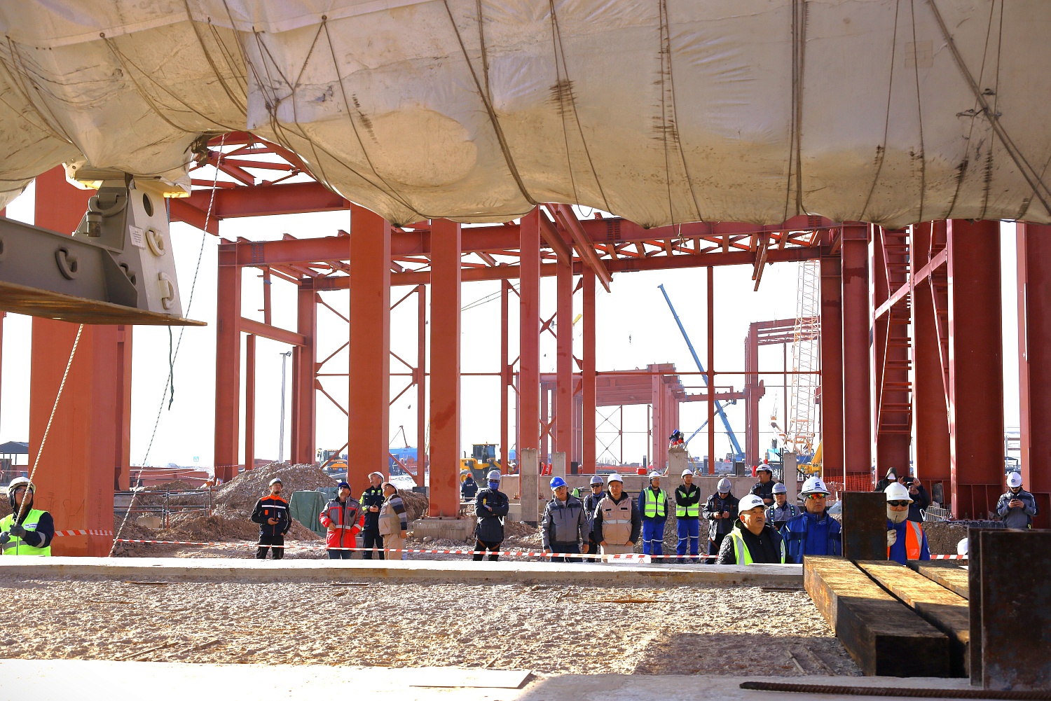 The first gas turbine has been installed in the main building of CCGT Turkistan