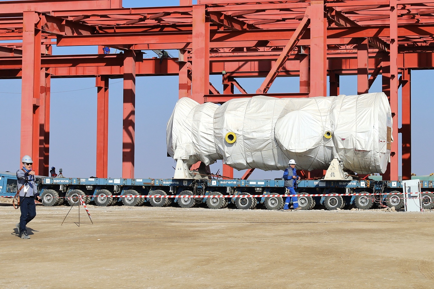 The first gas turbine has been installed in the main building of CCGT Turkistan